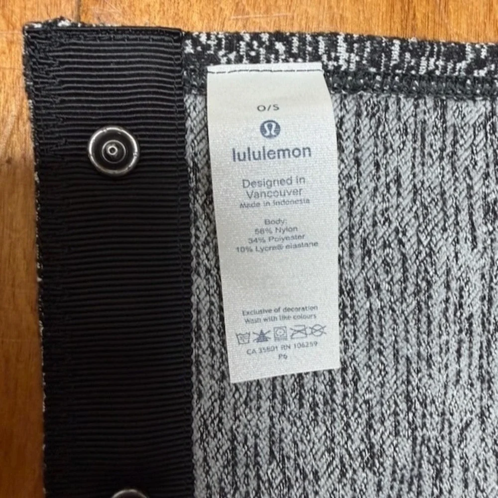 Lululemon Vinyasa Wrap Scarf  Multi-Use Stretch Snap Space Dye‎ Gray One Size